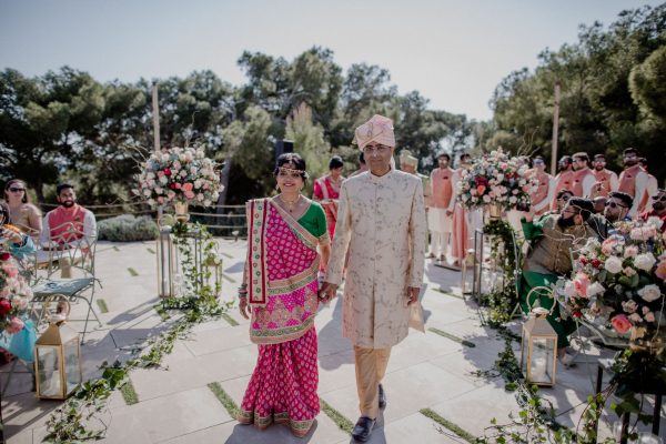 mOM AND DAD HINDU WEDDING
