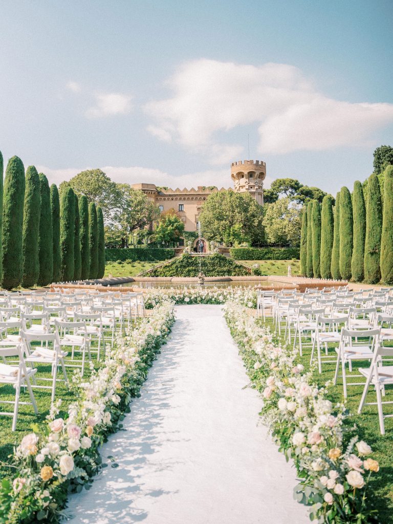 Stunning luxury ceremony at Castell de Sant Marçal, close to Barcelona