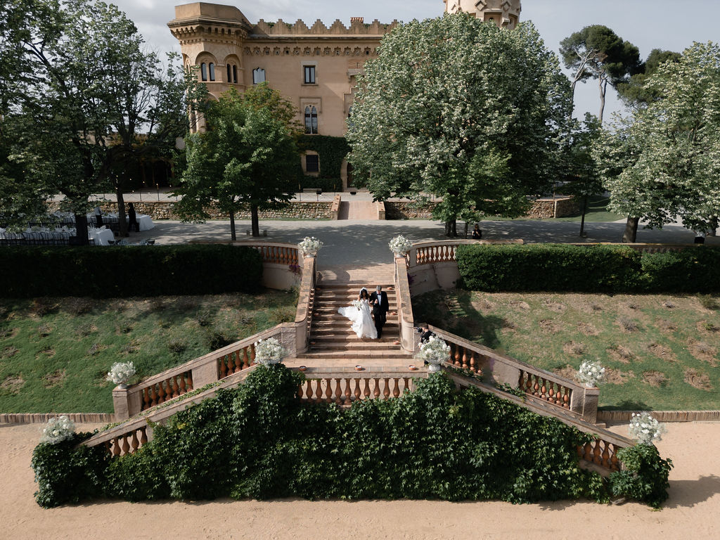 Dreamy outdoor reception at Castell de Sant Marçal
